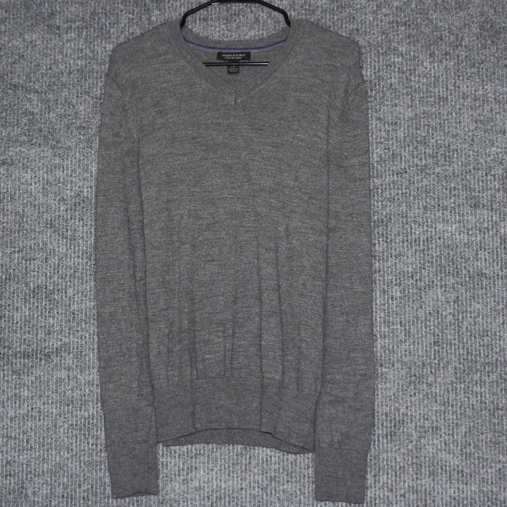 Banana Republic Mens Extra Fine‎ Merino Wool V Neck Sweater Dark Gray M